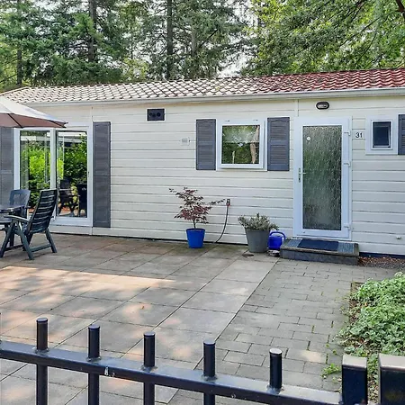 Pet Friendly In With Kitchen *